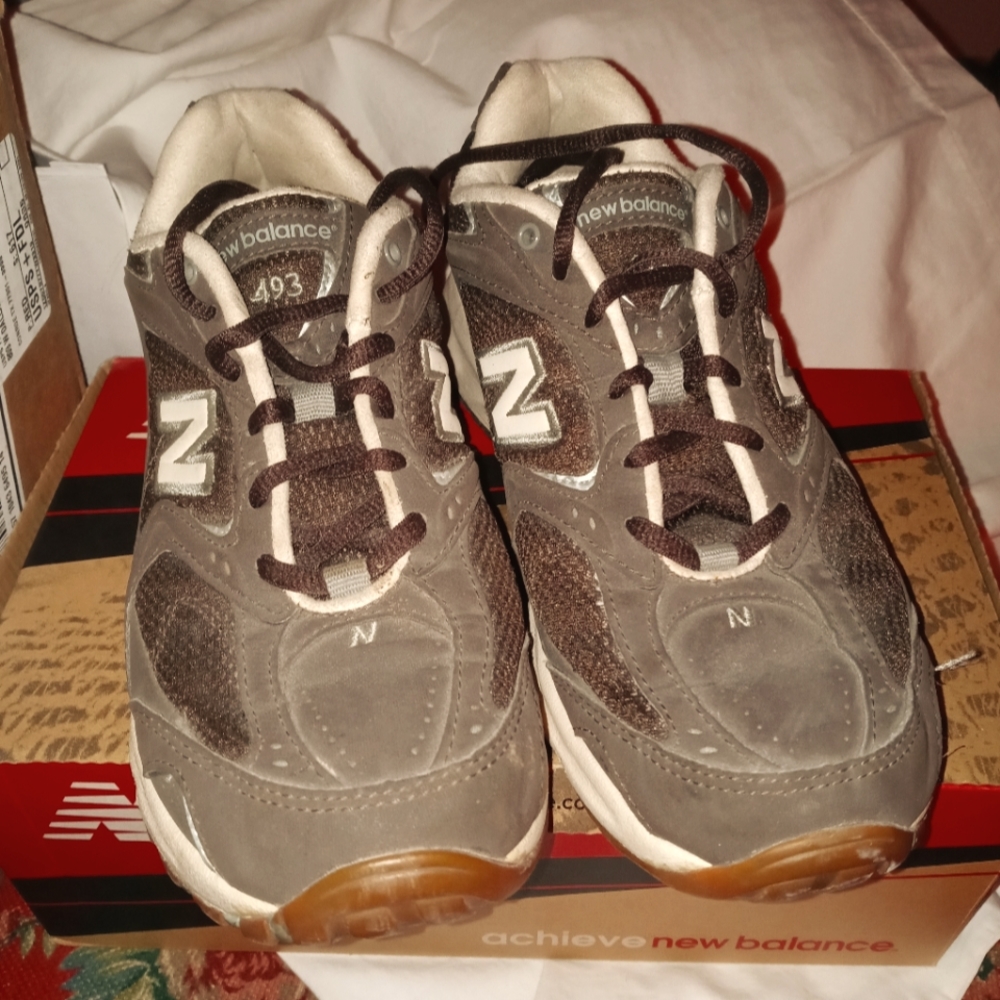Tennis/Running/Walking Shoes